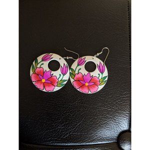 Flower dangle earrings